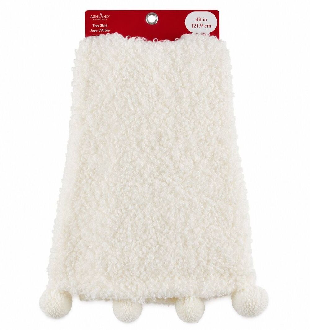 NWT Ashland White Faux Fur Christmas Tree Skirt Pom Pom 48” Soft Plush New
